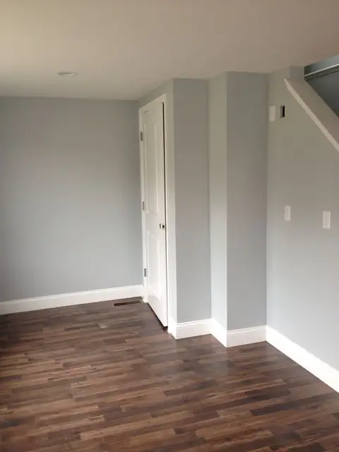 Empty room before the salon build-out